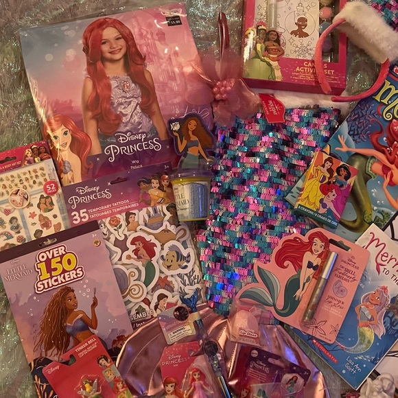 NEW:Kid Pack Over 200 ITEMS Disney Princesses: The Little Mermaid Themed Set #2 - Picture 6 of 11